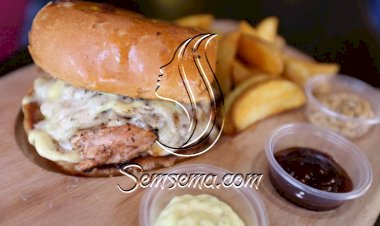 ساندويش برغر دجاج بالمشروم السويسري .. لوجبة غداء غنية
