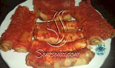 الكريب باللحم المفروم وصلصة الطماطم﻿