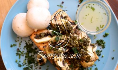 السلمون المشوي مع الفطر والبقدونس بالفيديو