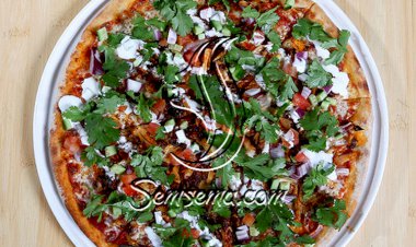 البيتزا بالخضراوات والدجاج