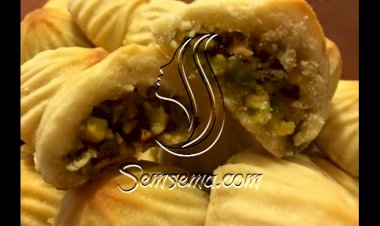 معمول الطحين بالفستق الحلبي