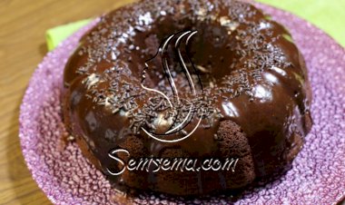 كيك الشوكولاتة بكريمة الشوكولاتة الغنية بالفيديو