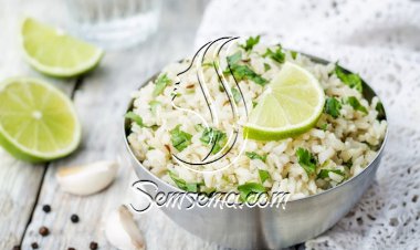 الأرز البني بالأعشاب