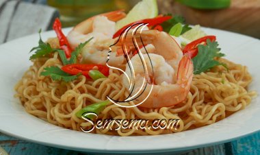 سلطة النودلز الحارّة بالروبيان للرجيم