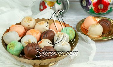 كرات الكيك المشكّلة