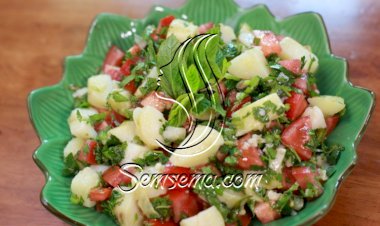 سلطة البطاطس بالخضار بالفيديو