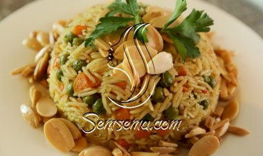 الأرز المبهر بالخضار والمكسرات