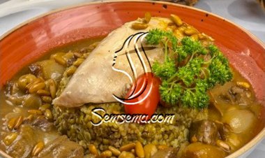 فريك الدجاج مع اللحم والصلصة