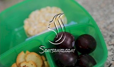 كعك الأرز مع اللبنة بالفيديو