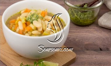 شوربة الفاصولياء البيضاء مع صلصة البيستو