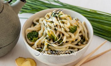 نودلز مع الخضار