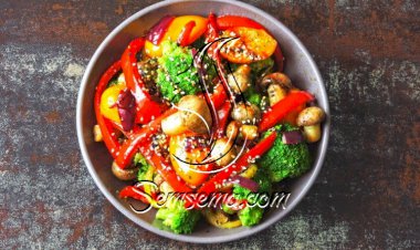 سلطة البروكلي مع الفلفل الأحمر لرجيم صحي