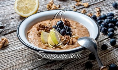 شوفان مع زبدة الفول السوداني