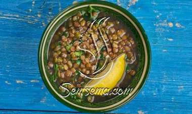 شوربة العدس بالسبانخ