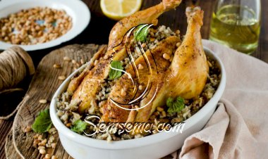 الديك الرومي مع الأرز والمكسرات