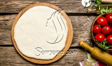 عجينة البيتزا الرقيقة