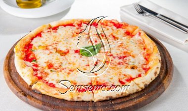 بيتزا مارغاريتا بالجبن