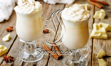 مشروب الشوكولاتة البيضاء الساخن