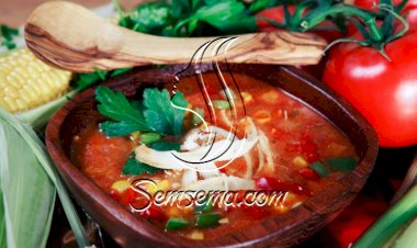 شوربة الفريكة بالدجاج والجزر