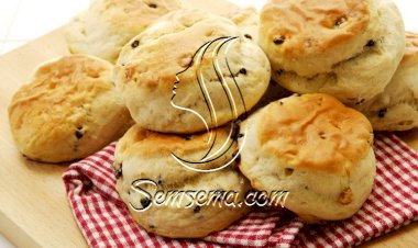 سكونز بالزبيب