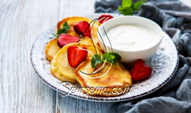 بان كيك بالفراولة والكريمة