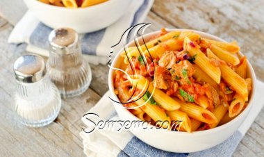 مكرونة بالتونة والصلصة