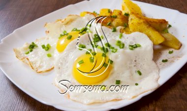 بيض عيون بالفرن