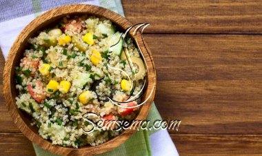 سلطة الكينوا مع الذرة والزيتون