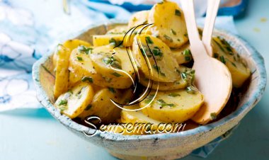 سلطة البطاطس المسلوقة