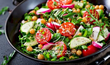 سلطة الحمص بالخضار