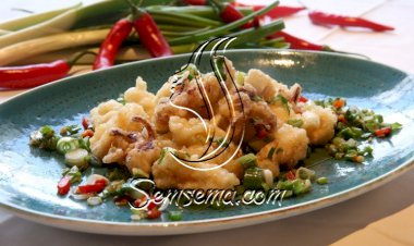 الروبيان المقرمش مع البصل الأخضر