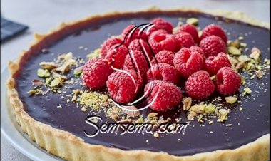 تارت الشوكولاتة والتوت