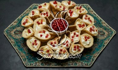 قطايف عصافيري بالقشطة والرمان