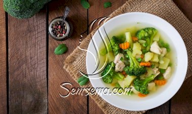 شوربة الدجاج بالبروكلي والخضار