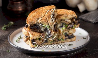ساندويش الفطر بالجبن والبصل للسحور