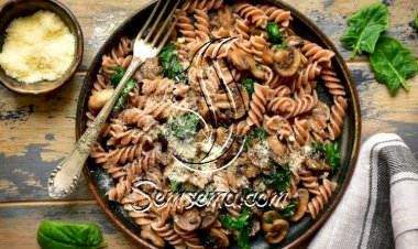 مكرونة بالسبانخ والفطر لرجيم مثالي