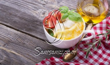 بيض بالمايكرويف مع الفطر والجبن لفطور مثالي