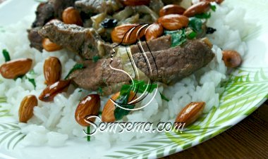 الأرز باللحمة المحمرة
