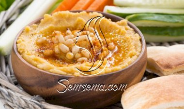 حمص بالصنوبر لفطور الجمعة