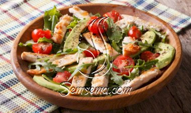 سلطة الأفوكادو بالدجاج