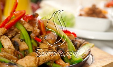 الدجاج بالصلصة المكسيكية