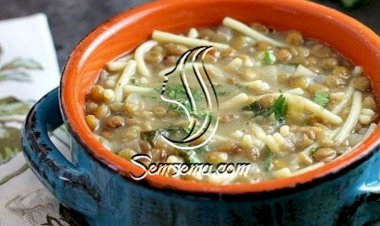 شوربة العدس بالشعيرية