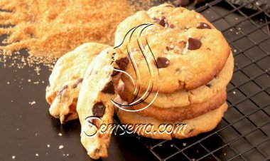 كوكيز زبدة الفول السوداني بحبيبات الشوكولاتة