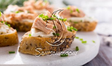 مقبلات التونا بالجبن الكريمي والبصل الأخضر