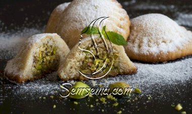 معمول العيد بالفستق الحلبي