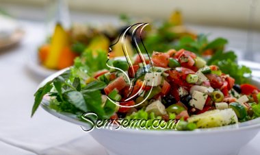 السلطة العربية بجبن الحلوم