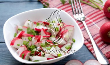 سلطة الفجل بالبقدونس والأعشاب