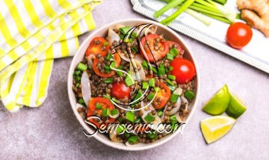 سلطة العدس بالكاري من المطبخ الهندي