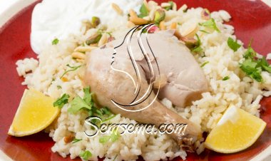 رز بالدجاج والمكسرات