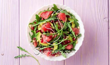 سلطة الأفوكادو بالجريب فروت